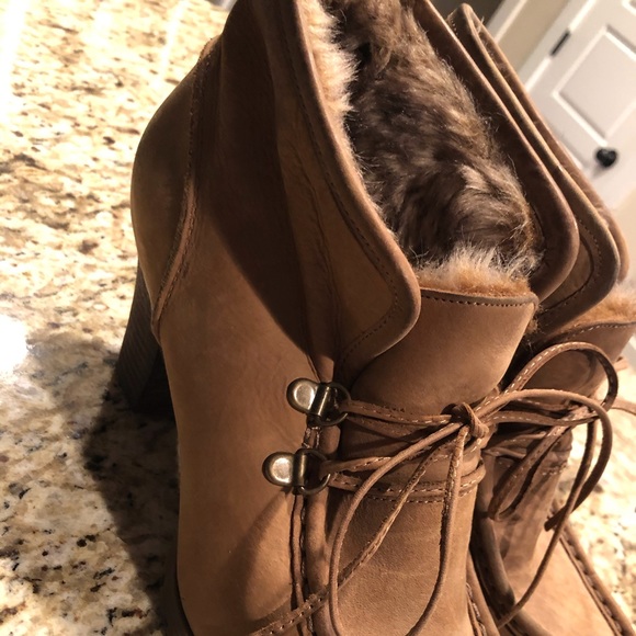 Tan suede fur bootie - Picture 3 of 6